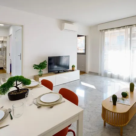 100M Plage Appartement Stella - Coeur Antibes Juan Apartament